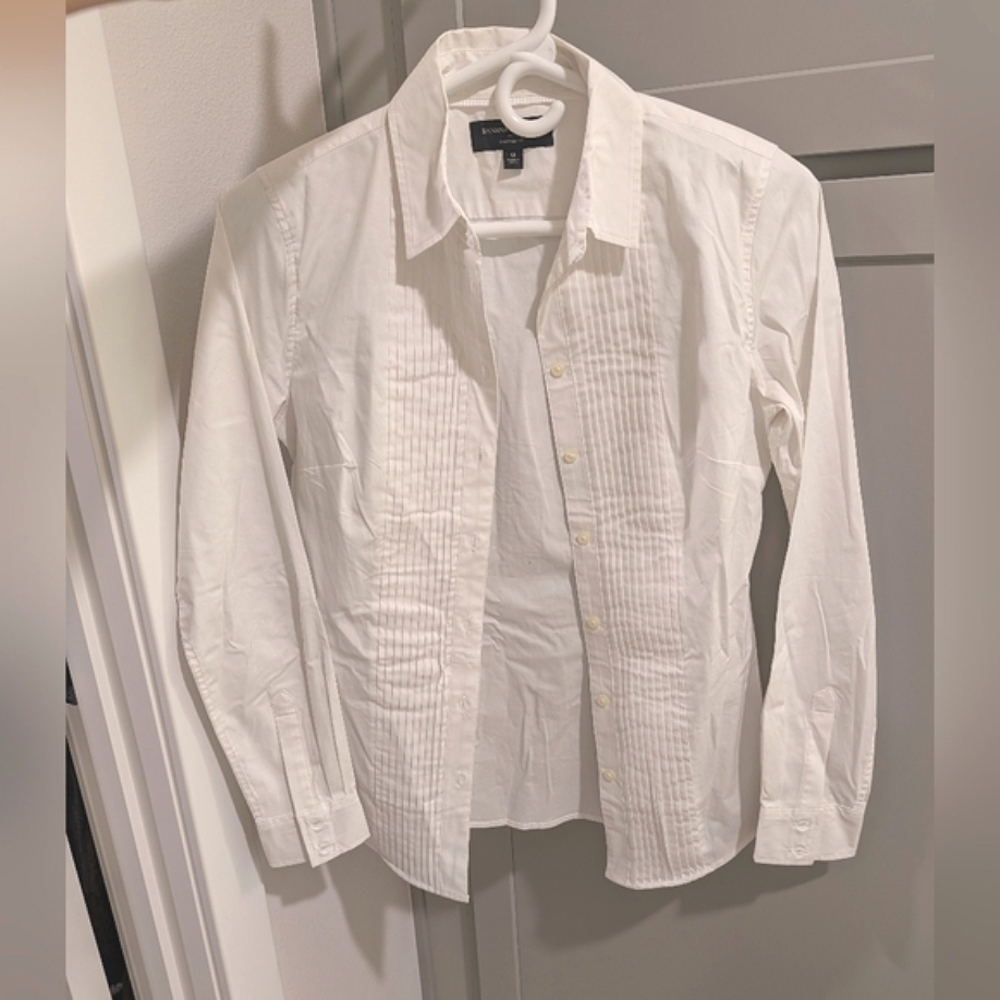 White Banana Republic button down tuxedo shirt